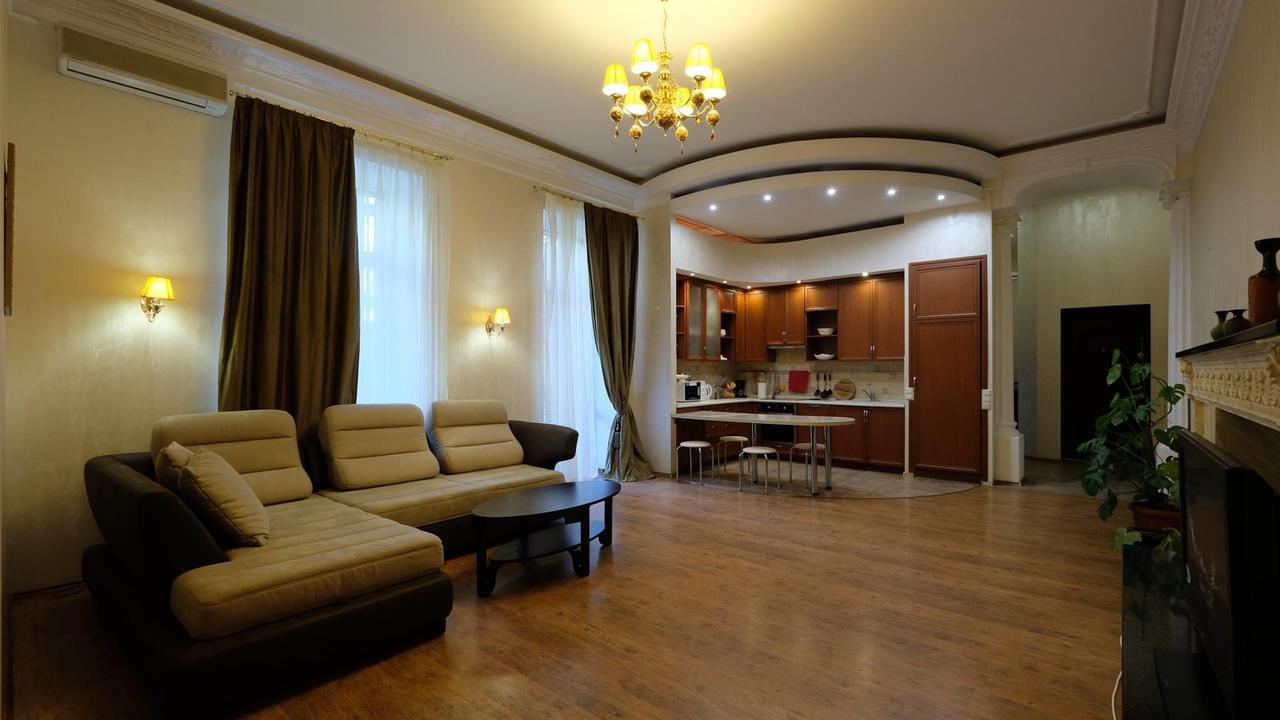 קייב Apartment On Khreschatyk מראה חיצוני תמונה